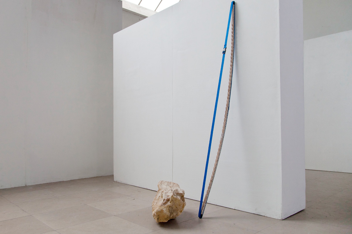 Elsa Werth, ‘Les competences a charge’, 2013, pierre, cacahuetes, bois, sangle, clip, texture vinyl imitation marbre, 20x47x23cm, 180x3x20cm